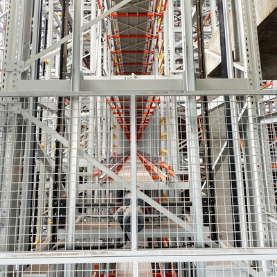 Sistema de armazenamento em depósito tridimensional de veículos de transporte e transporte Sistema automatizado de armazenamento e recuperação ASRS